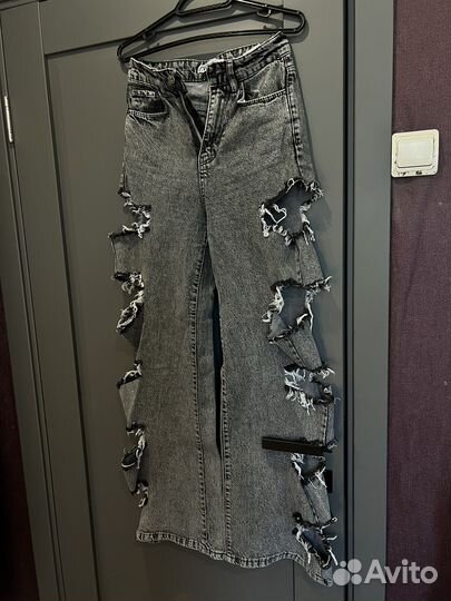 Джинсы широкие