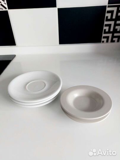 Блюдца IKEA (Икея) чайные и кофейные