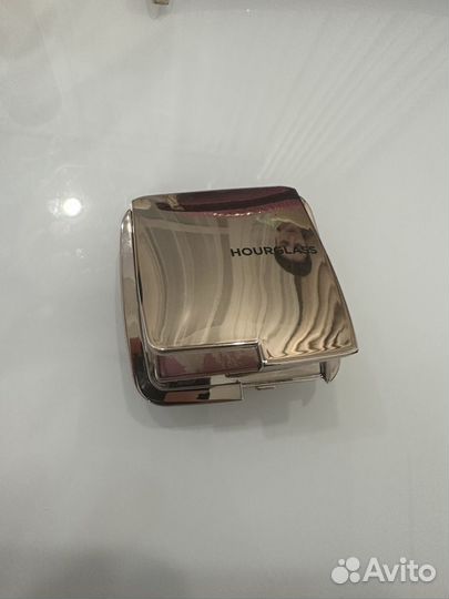 Hourglass румяна