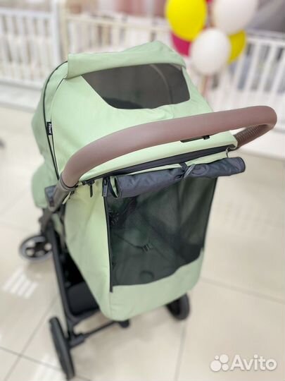 Легкая прогулочная коляска Pituso Matrix