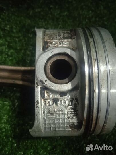 Шатун поршень Пежо 107 Ситроен С1 1krfe