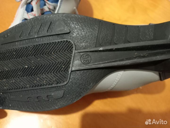 Лыжные ботинки