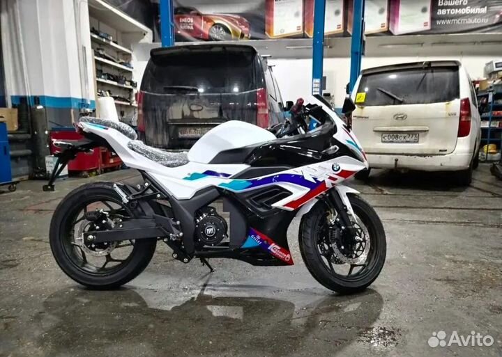 Электромотоцикл BMW RR