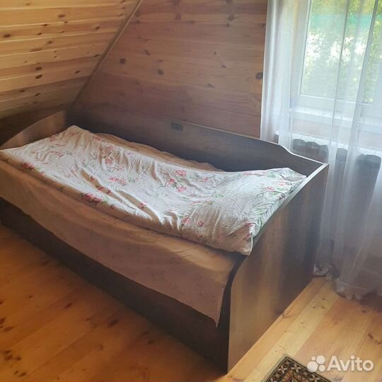 Кровать