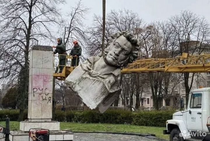 Бюсты Пушкин, Невский, Суворов