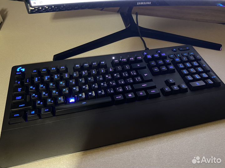 Игровая клавиатура Logitech G213