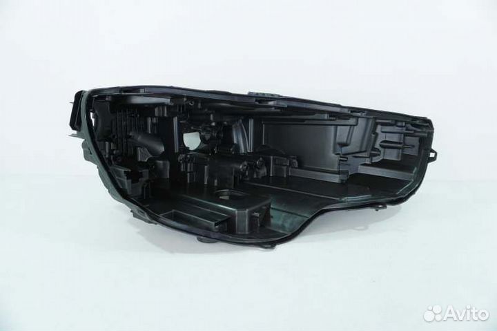 Корпус фары правый Audi A3 8Y 2020