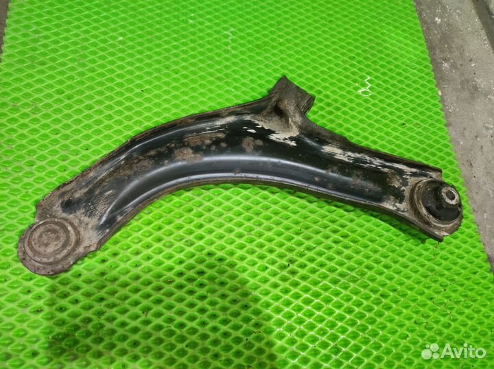 Рычаг подвески правый Nissan note E11