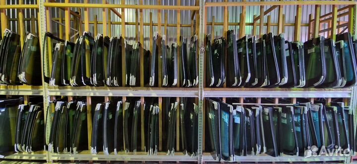 Лобовое стекло Honda Domani MB (II)