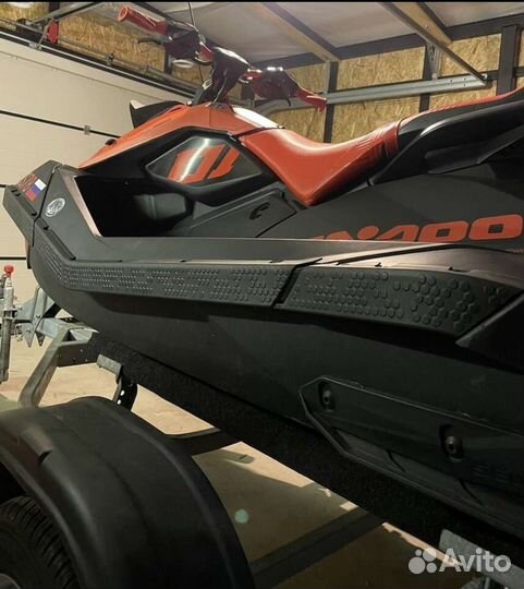 295100575 Защитные молдинги для гидроцикла Spark