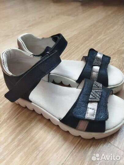 Сандалии для девочки 27р
