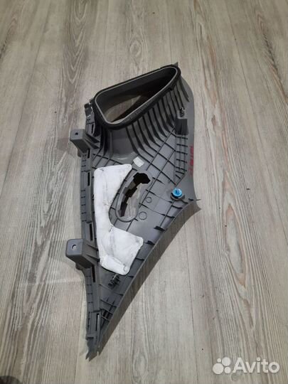 Обшивка Накладка задней стойки Kia RIO 3 Лев