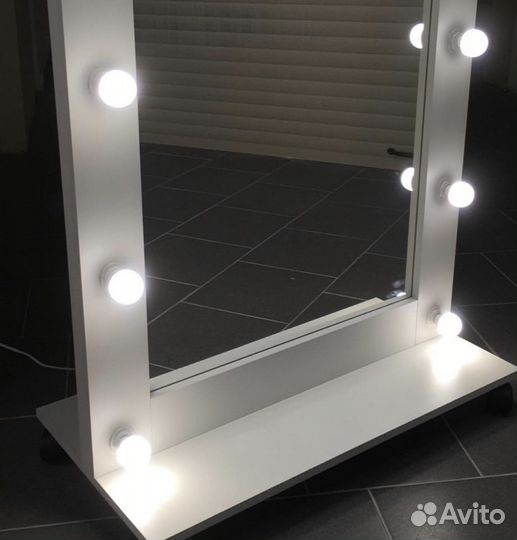 Зеркало напольное с подсветкой