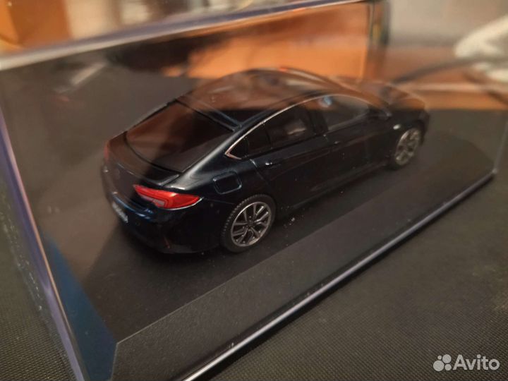 Коллекционная модель Opel insignia 1:43