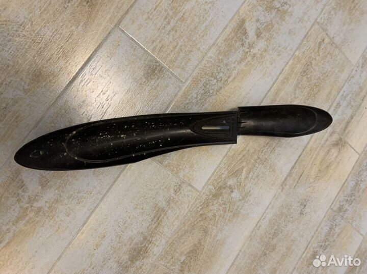 Крыло переднее