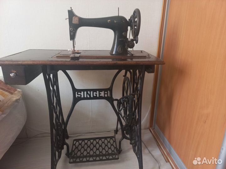 Швейная машинка зингер ножная