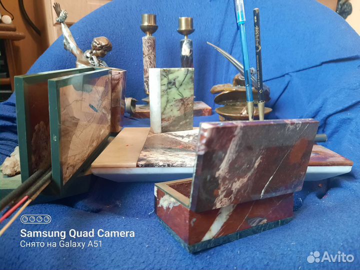 Пейзажная яшма - письменный набор и подсвечники