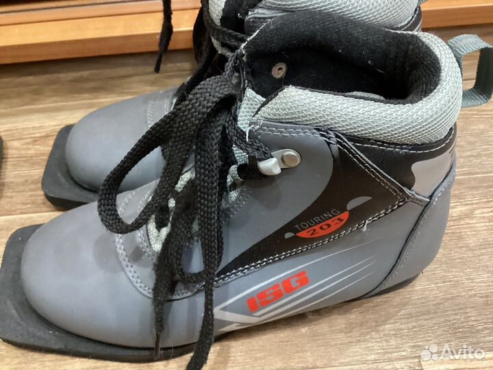 Лыжные ботинки