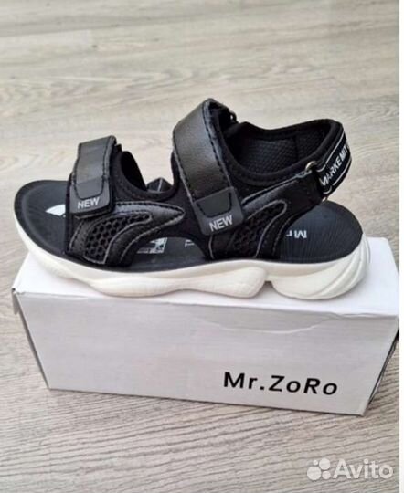 Босоножки новые