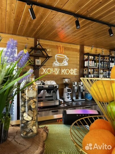 Бариста в новую кофейню