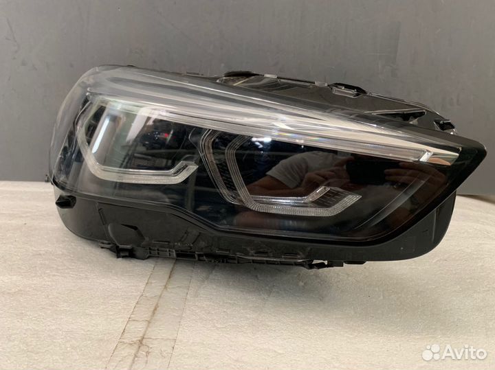 BMW 2-Series F44 LED фара правая