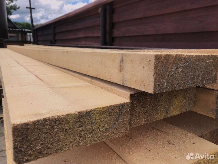 Доски лиственницы: прочный строительный материал