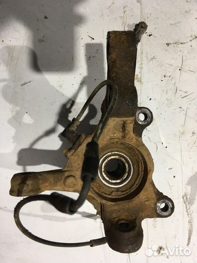 Кулак поворотный передний левый (Toyota Corolla)