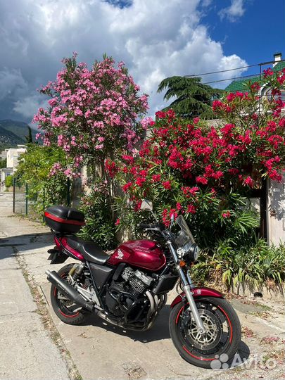 Honda cb 400 super four