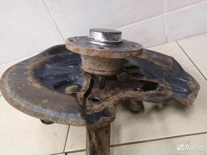 Кулак поворотный задний правый Octavia (A5 1Z) 200