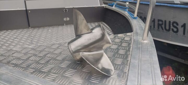 Стальной винт Solas