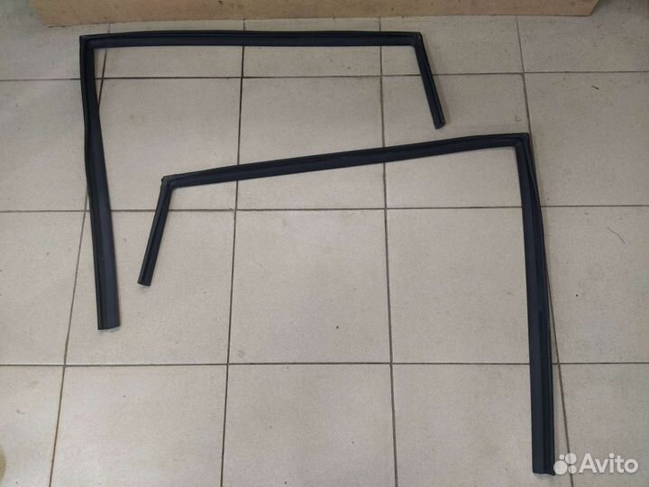 Уплотнитель стекла Киа Рио 4