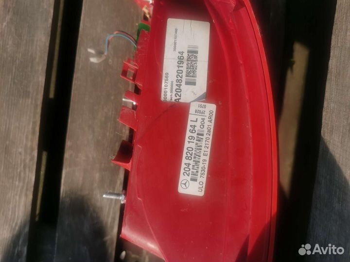 Фонарь задний левый Mercedes w204