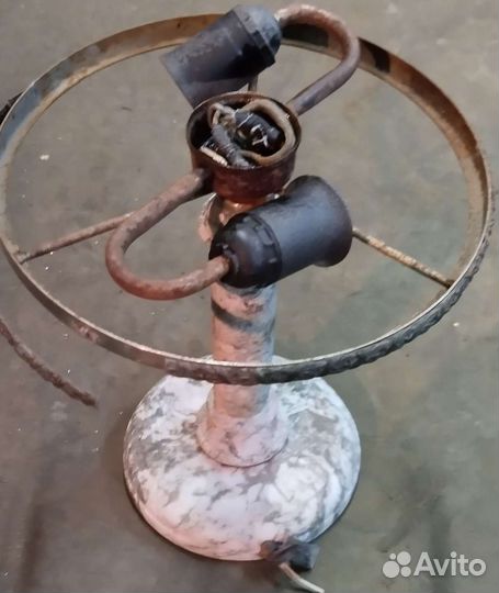 Старинная настольная лампа