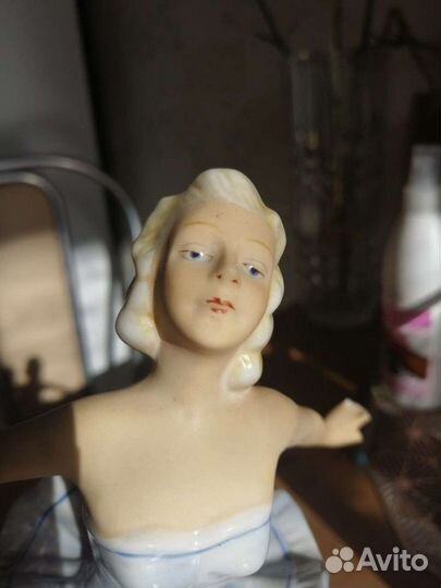 Фарфоровая статуэтка Балерина