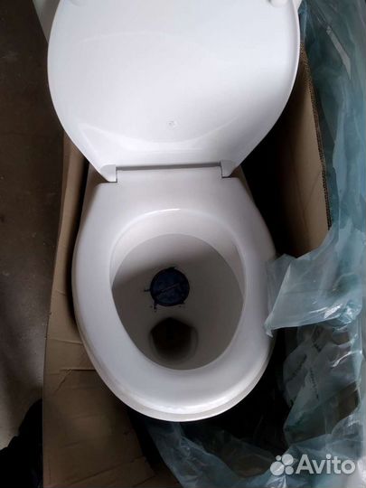 Унитаз новый