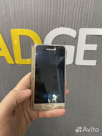 Телефон Samsung j3 2016