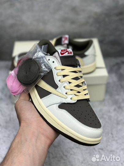 Nike air Jordan 1 travis scott reverse mocha