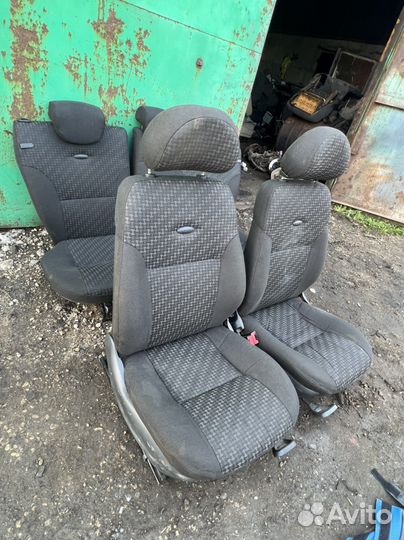 Комплект черных сидений Калина