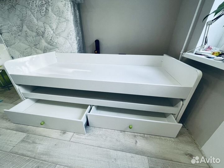 Двухъярусная кровать 80*200 спальное с ящиками