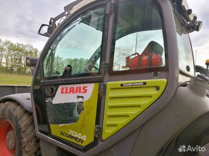 Телескопический погрузчик Claas SCORPION 7040, 2017