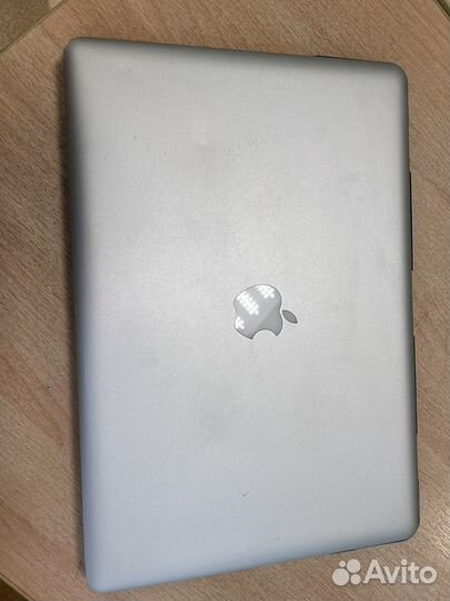 Apple macbook pro mid 2010 / core i7 /Ram 6 gb