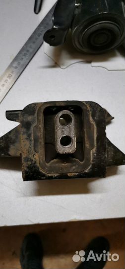 Опоры двигателя левая и правая Kia Ceed JD G4FG