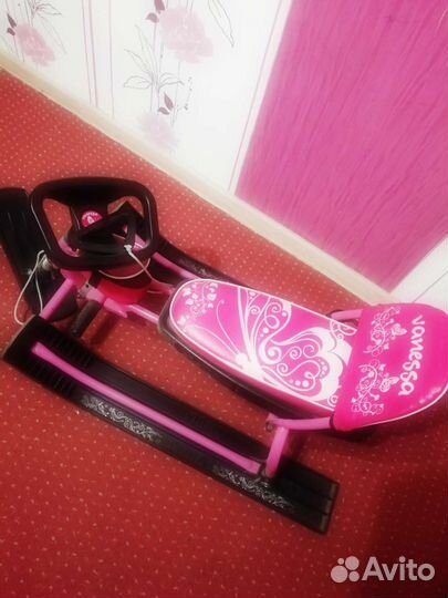 Детский снегокат со спинкой