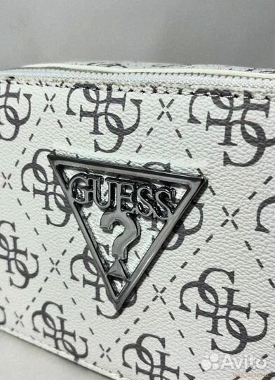 Женская сумка Guess через плечо — всегда в моде
