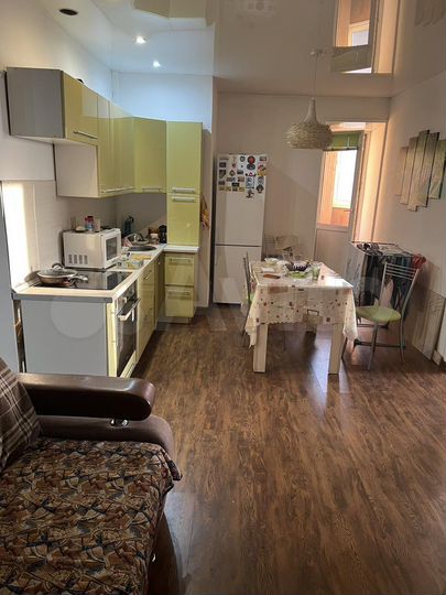 2-к. квартира, 48 м², 1/3 эт.