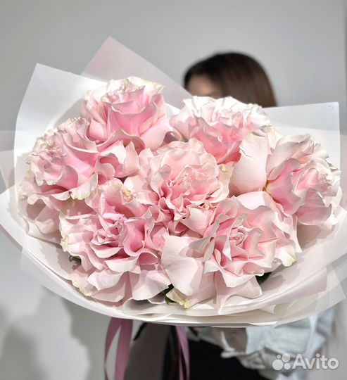 Свежий букет из 7 розовых французских роз