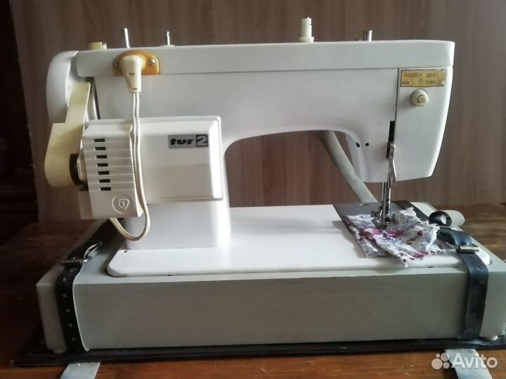 Швейная машинка Чайка 132 М в чехле