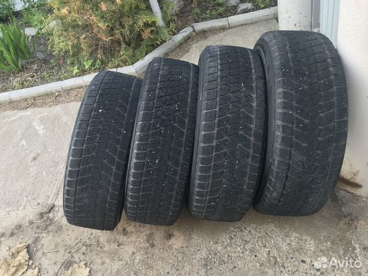 Bridgestone Blizzak DM-V2 225/65 R17