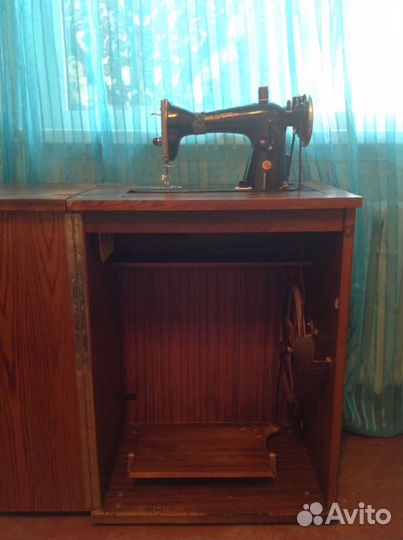 Швейная машинка Подольская с ножным приводом 2 М