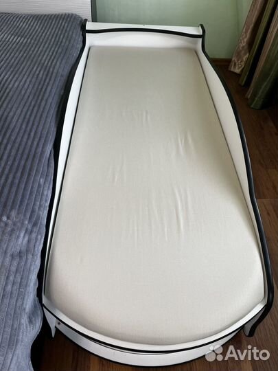 Детская кровать машина